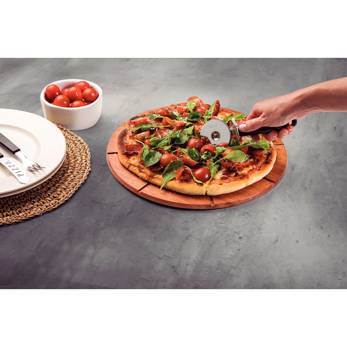 Cortador para Pizza Utilitá Preto - Lâmina de Aço Inox e Cabo de Polipropileno - Imagem 2